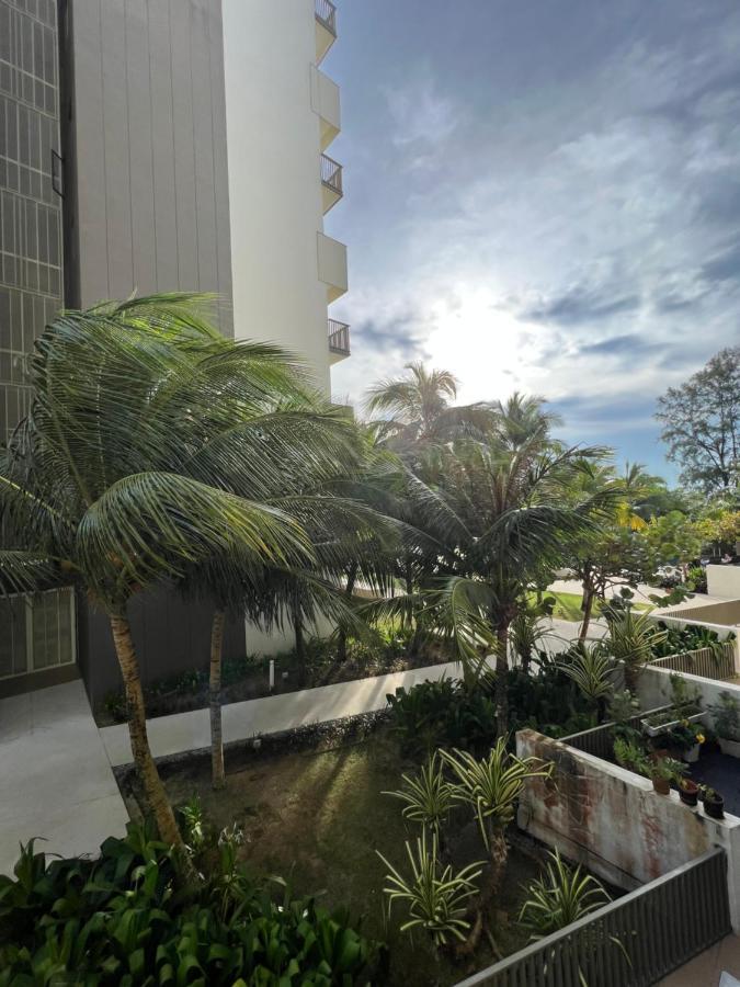 By The Sea Beachfront Designer Suites Penang - Managed By Art Of Tree Бату-Ферринги Экстерьер фото